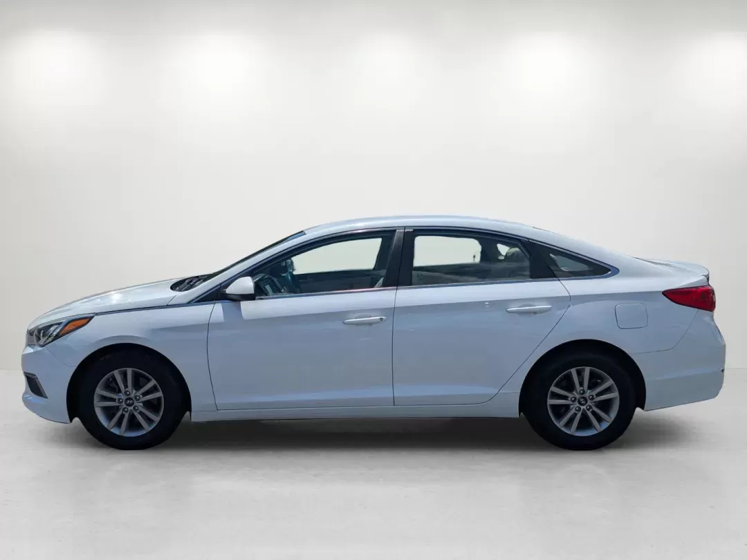 2016 /Beige Hyundai Sonata 2.4L SE (5NPE24AF2GH) with an Regular Unleaded I-4 2.4 L/144 engine, 6-Speed Automatic w/OD transmission, located at 3959 U.S. 80 W, Phenix City, AL, 36870, (334) 297-4885, 32.469296, -85.135185 - 2016 Hyundai Sonata 2.4L SE - Photo#7
