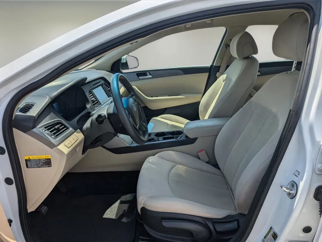 2016 /Beige Hyundai Sonata 2.4L SE (5NPE24AF2GH) with an Regular Unleaded I-4 2.4 L/144 engine, 6-Speed Automatic w/OD transmission, located at 3959 U.S. 80 W, Phenix City, AL, 36870, (334) 297-4885, 32.469296, -85.135185 - 2016 Hyundai Sonata 2.4L SE - Photo#9