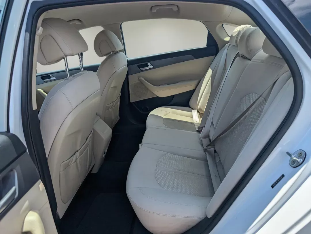 2016 /Beige Hyundai Sonata 2.4L SE (5NPE24AF2GH) with an Regular Unleaded I-4 2.4 L/144 engine, 6-Speed Automatic w/OD transmission, located at 3959 U.S. 80 W, Phenix City, AL, 36870, (334) 297-4885, 32.469296, -85.135185 - 2016 Hyundai Sonata 2.4L SE - Photo#10