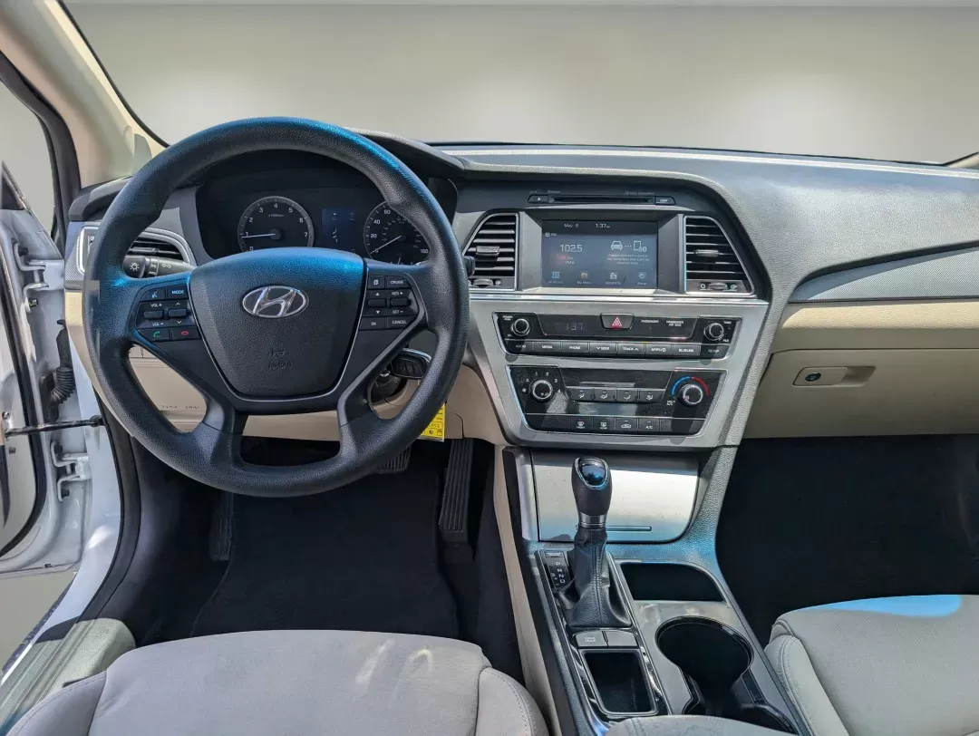 2016 /Beige Hyundai Sonata 2.4L SE (5NPE24AF2GH) with an Regular Unleaded I-4 2.4 L/144 engine, 6-Speed Automatic w/OD transmission, located at 3959 U.S. 80 W, Phenix City, AL, 36870, (334) 297-4885, 32.469296, -85.135185 - 2016 Hyundai Sonata 2.4L SE - Photo#11
