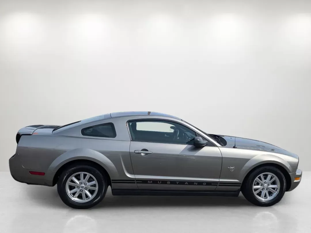 2009 Ford Mustang (1ZVHT80N195) with an Gas V6 4.0L/244 engine, located at 521 Old Farm Lane Rd, Prattville, AL, 36066, (334) 325-1505, 32.482460, -86.416367 - 2009 Ford Mustang - Photo#3