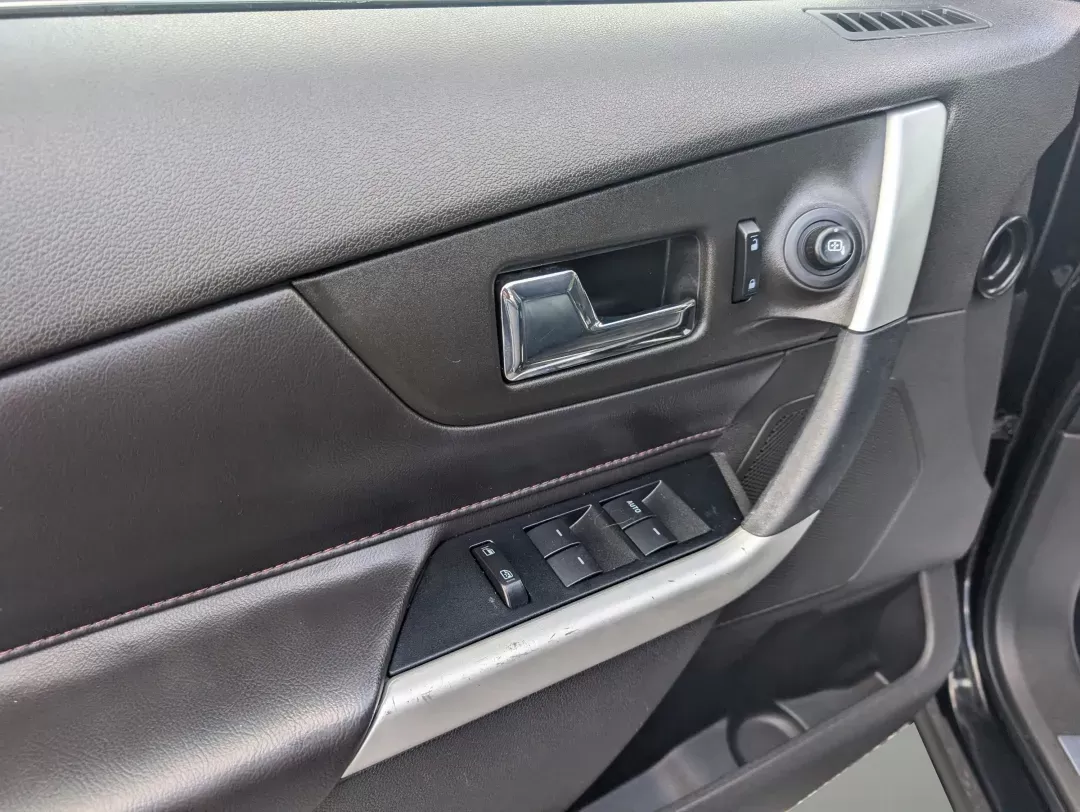 2013 Ford Edge Limited (2FMDK3KC9DB) with an Gas V6 3.5L/213 engine, 6-Speed Automatic w/manual shift transmission, located at 3959 U.S. 80 W, Phenix City, AL, 36870, (334) 297-4885, 32.469296, -85.135185 - 2013 Ford Edge Limited - Photo#8