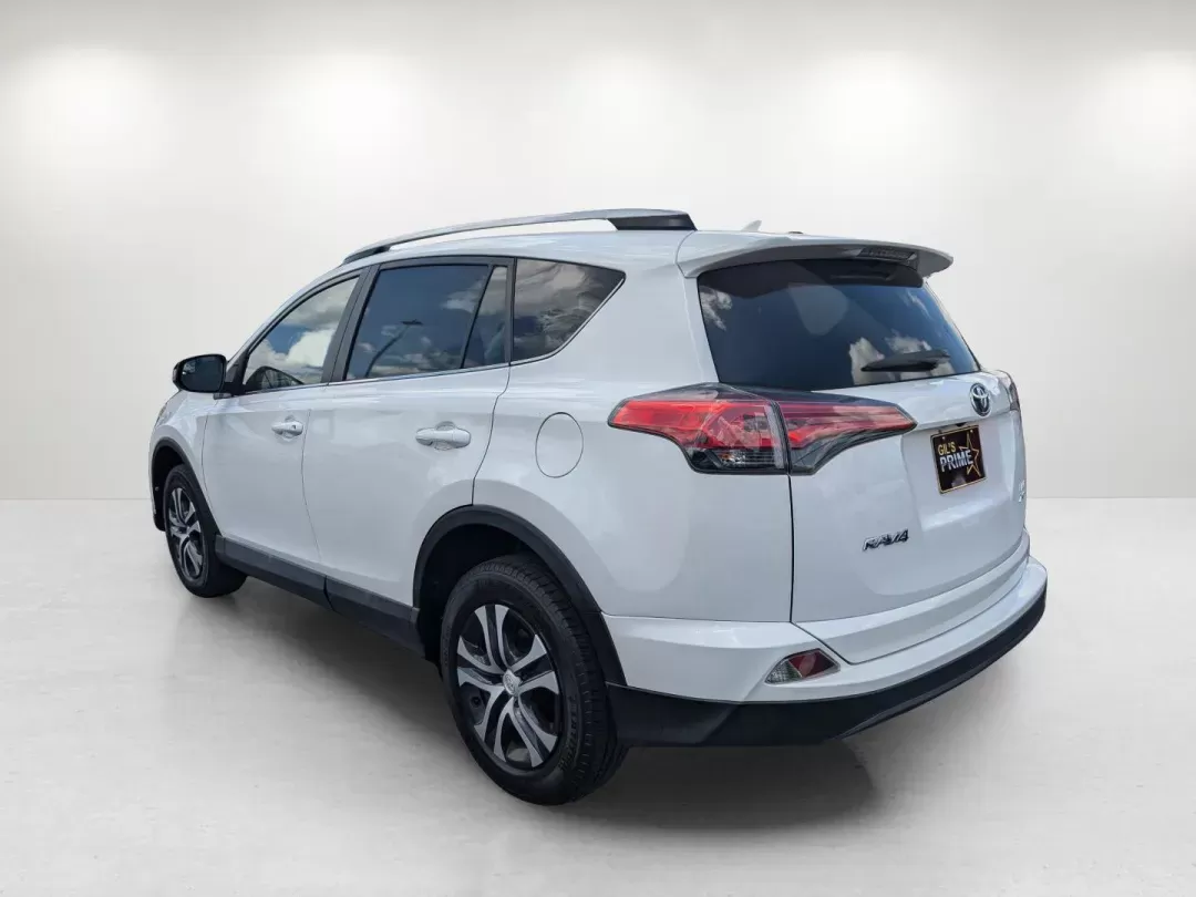 2016 Toyota RAV4 LE (2T3BFREV0GW) with an Regular Unleaded I-4 2.5 L/152 engine, 6-Speed Automatic w/OD transmission, located at 7000 Northlake Connector, Columbus, GA, 31904, (706) 987-8085, 32.524975, -84.978134 - 2016 Toyota RAV4 LE - Photo#6