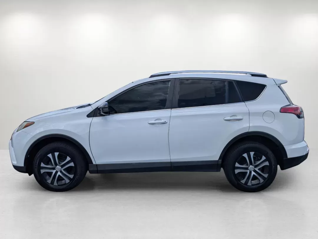 2016 Toyota RAV4 LE (2T3BFREV0GW) with an Regular Unleaded I-4 2.5 L/152 engine, 6-Speed Automatic w/OD transmission, located at 7000 Northlake Connector, Columbus, GA, 31904, (706) 987-8085, 32.524975, -84.978134 - 2016 Toyota RAV4 LE - Photo#7