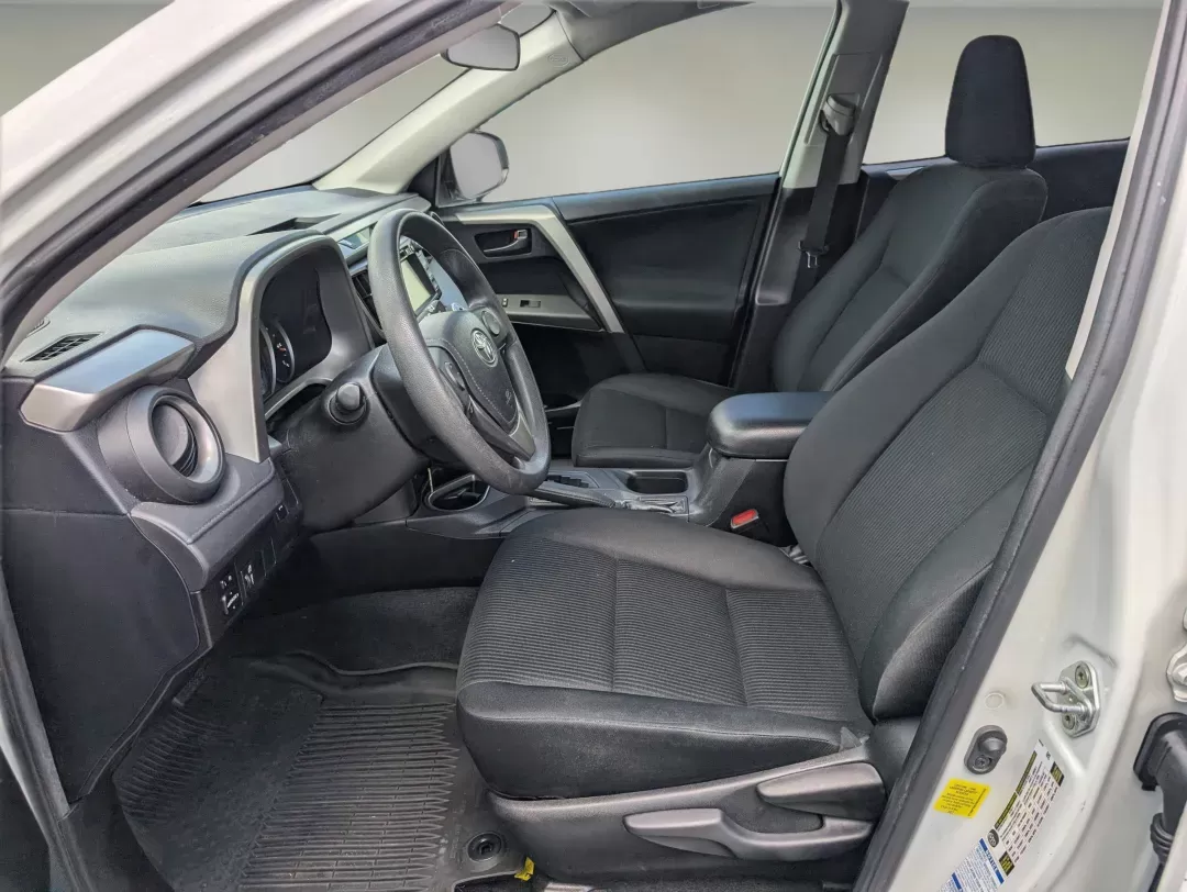2016 Toyota RAV4 LE (2T3BFREV0GW) with an Regular Unleaded I-4 2.5 L/152 engine, 6-Speed Automatic w/OD transmission, located at 7000 Northlake Connector, Columbus, GA, 31904, (706) 987-8085, 32.524975, -84.978134 - 2016 Toyota RAV4 LE - Photo#9
