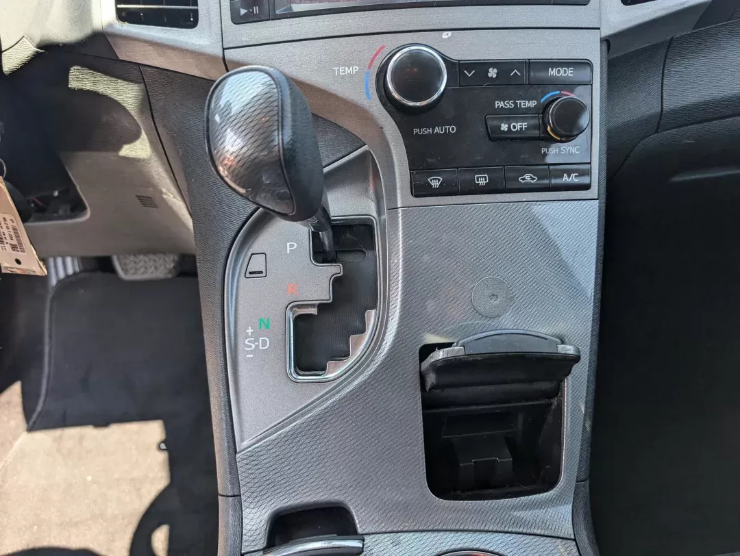 2013 Toyota Venza LE (4T3ZA3BB9DU) with an Gas I4 2.7L/163 engine, 6-Speed Automatic transmission, located at 7000 Northlake Connector, Columbus, GA, 31904, (706) 987-8085, 32.524975, -84.978134 - 2013 Toyota Venza LE - Photo#13