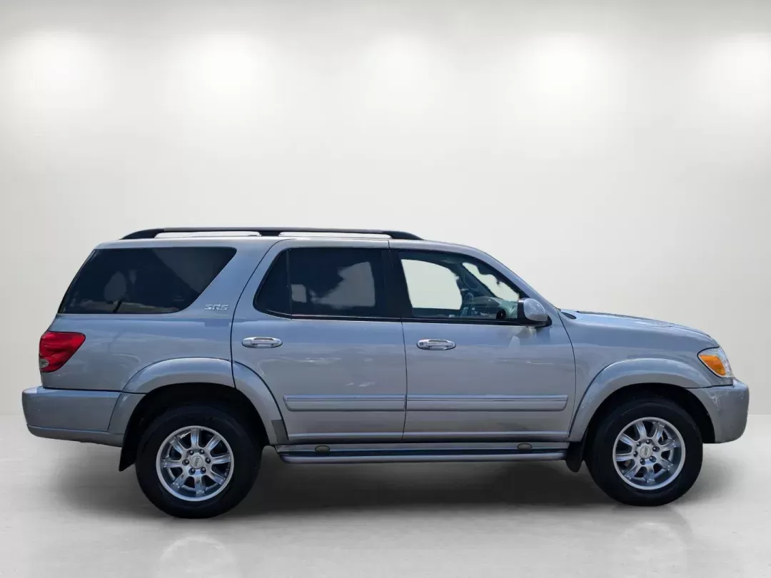 2005 Toyota Sequoia SR5 (5TDZT34A65S) with an Gas V8 4.7L/285 engine, 5-Speed Automatic w/OD transmission, located at 3959 U.S. 80 W, Phenix City, AL, 36870, (334) 297-4885, 32.469296, -85.135185 - 2005 Toyota Sequoia SR5 - Photo#3