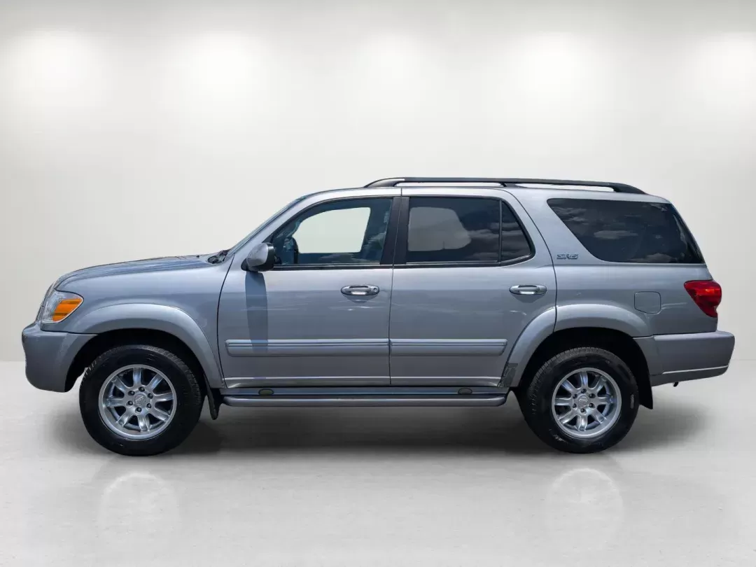 2005 Toyota Sequoia SR5 (5TDZT34A65S) with an Gas V8 4.7L/285 engine, 5-Speed Automatic w/OD transmission, located at 3959 U.S. 80 W, Phenix City, AL, 36870, (334) 297-4885, 32.469296, -85.135185 - 2005 Toyota Sequoia SR5 - Photo#7
