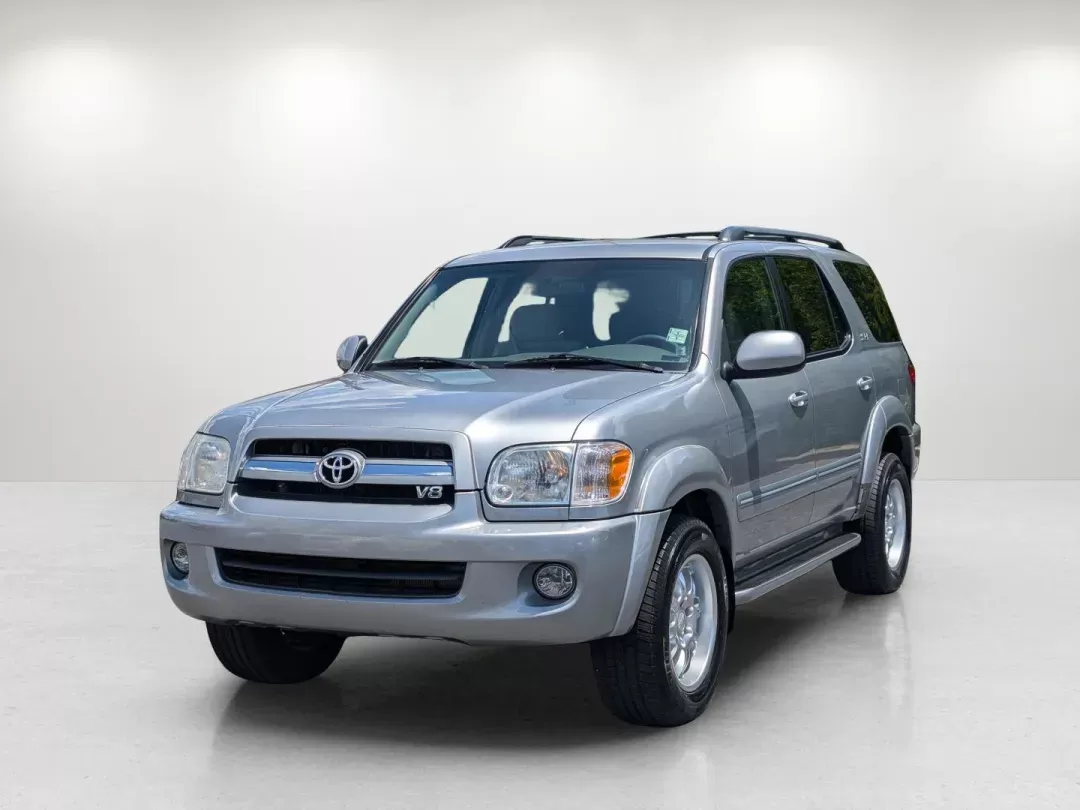 2005 Toyota Sequoia SR5 (5TDZT34A65S) with an Gas V8 4.7L/285 engine, 5-Speed Automatic w/OD transmission, located at 3959 U.S. 80 W, Phenix City, AL, 36870, (334) 297-4885, 32.469296, -85.135185 - 2005 Toyota Sequoia SR5 - Photo#0