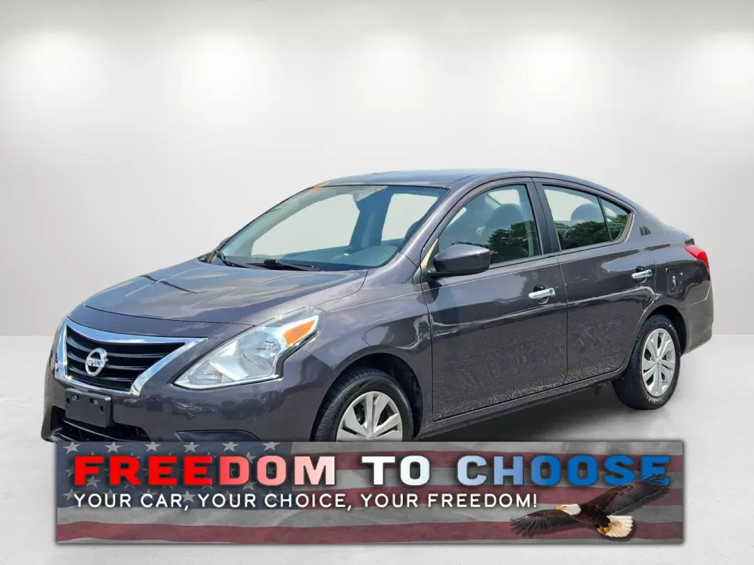 photo of 2015 Nissan Versa SV