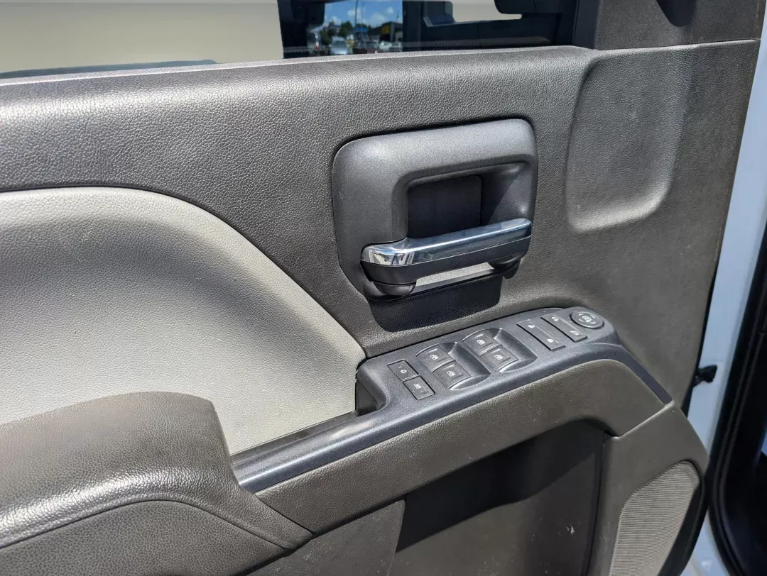 2017 /Dark Ash with Jet Black Interior Accents Chevrolet Silverado 1500 Custom (1GCRCPEC0HZ) with an Gas V8 5.3L/325 engine, 6-Speed Automatic transmission, located at 3959 U.S. 80 W, Phenix City, AL, 36870, (334) 297-4885, 32.469296, -85.135185 - 2017 Chevrolet Silverado 1500 Custom - Photo#9