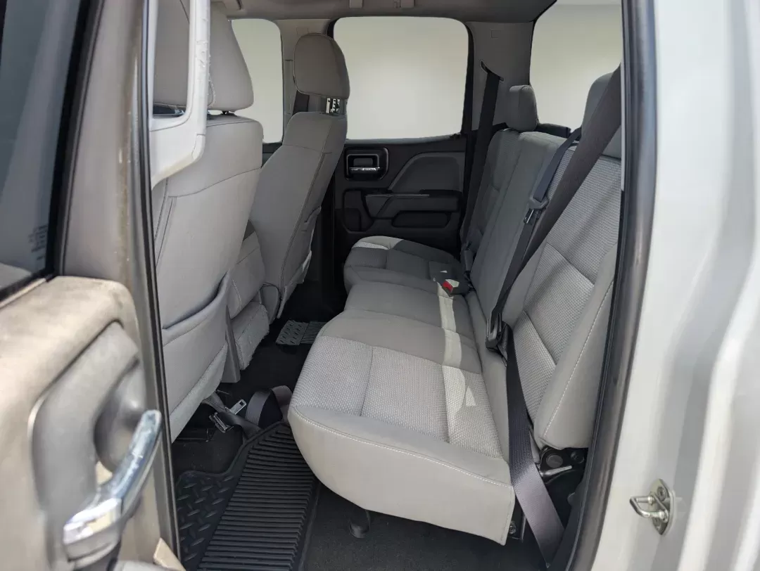2017 /Dark Ash with Jet Black Interior Accents Chevrolet Silverado 1500 Custom (1GCRCPEC0HZ) with an Gas V8 5.3L/325 engine, 6-Speed Automatic transmission, located at 3959 U.S. 80 W, Phenix City, AL, 36870, (334) 297-4885, 32.469296, -85.135185 - 2017 Chevrolet Silverado 1500 Custom - Photo#12