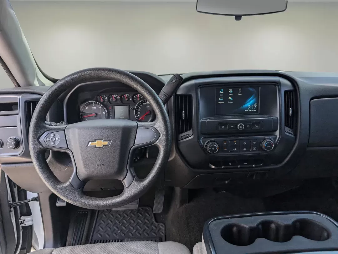 2017 /Dark Ash with Jet Black Interior Accents Chevrolet Silverado 1500 Custom (1GCRCPEC0HZ) with an Gas V8 5.3L/325 engine, 6-Speed Automatic transmission, located at 3959 U.S. 80 W, Phenix City, AL, 36870, (334) 297-4885, 32.469296, -85.135185 - 2017 Chevrolet Silverado 1500 Custom - Photo#13