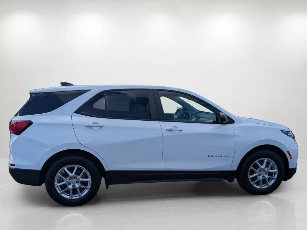 2022 /Medium Ash Gray Chevrolet Equinox LS (2GNAXHEV3N6) with an Turbocharged Gas I4 1.5L/92 engine, 6-Speed Automatic transmission, located at 804 22nd Ave, Phenix City, AL, 36870, (334) 297-1860, 32.484749, -85.024475 - 2022 Chevrolet Equinox LS - Photo#3