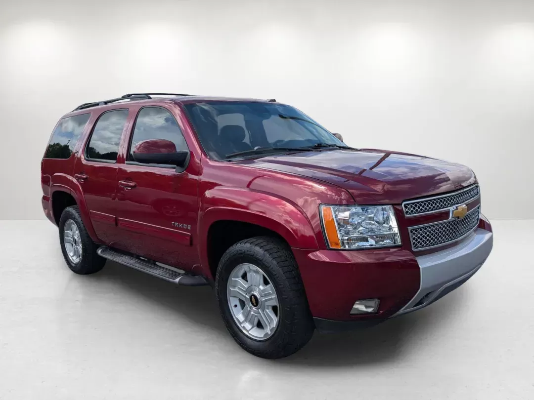 2010 /Ebony Chevrolet Tahoe LT (1GNUKBE04AR) with an Gas/Ethanol V8 5.3L/323 engine, 6-Speed Automatic w/OD transmission, located at 3959 U.S. 80 W, Phenix City, AL, 36870, (334) 297-4885, 32.469296, -85.135185 - 2010 Chevrolet Tahoe LT - Photo#3