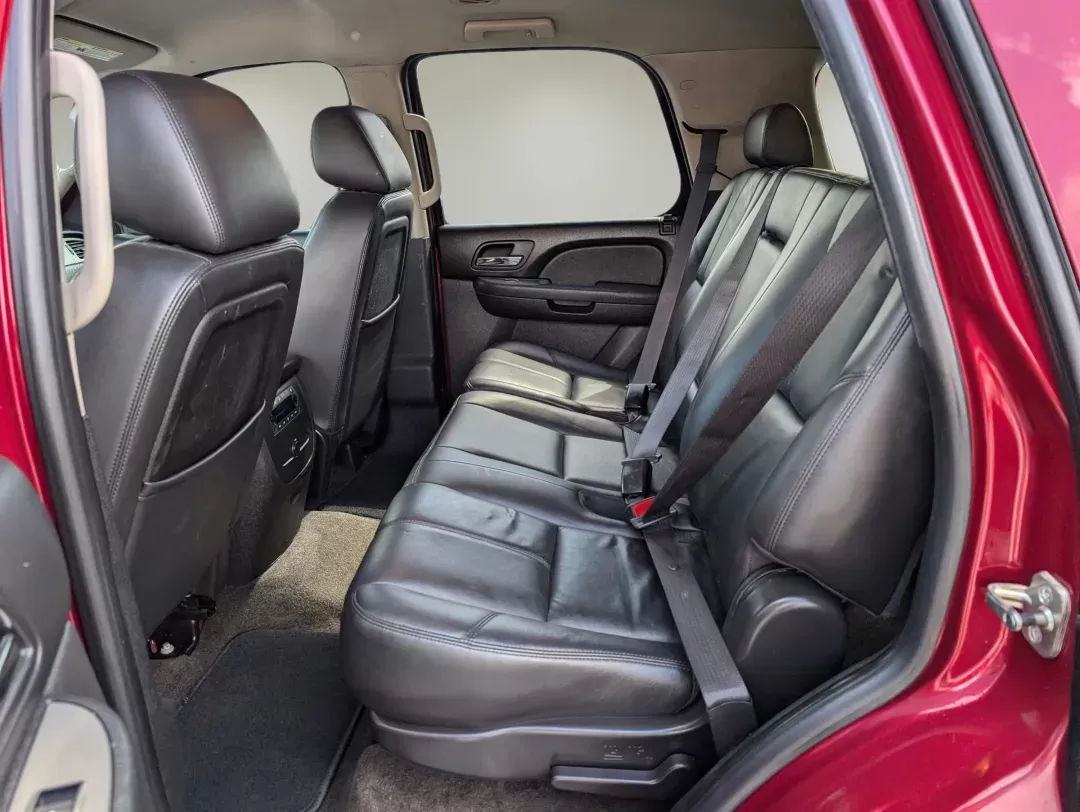 2010 /Ebony Chevrolet Tahoe LT (1GNUKBE04AR) with an Gas/Ethanol V8 5.3L/323 engine, 6-Speed Automatic w/OD transmission, located at 3959 U.S. 80 W, Phenix City, AL, 36870, (334) 297-4885, 32.469296, -85.135185 - 2010 Chevrolet Tahoe LT - Photo#11