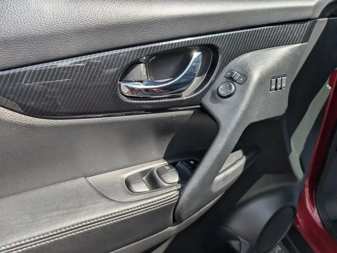 2020 /Charcoal Nissan Rogue SL (5N1AT2MT1LC) with an Regular Unleaded I-4 2.5 L/152 engine, 1-Speed CVT w/OD transmission, located at 7000 Northlake Connector, Columbus, GA, 31904, (706) 987-8085, 32.524975, -84.978134 - 2020 Nissan Rogue SL - Photo#8