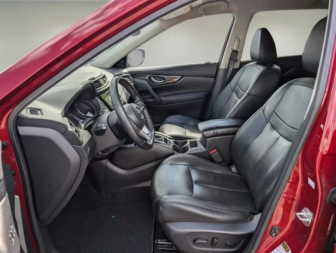 2020 /Charcoal Nissan Rogue SL (5N1AT2MT1LC) with an Regular Unleaded I-4 2.5 L/152 engine, 1-Speed CVT w/OD transmission, located at 7000 Northlake Connector, Columbus, GA, 31904, (706) 987-8085, 32.524975, -84.978134 - 2020 Nissan Rogue SL - Photo#9
