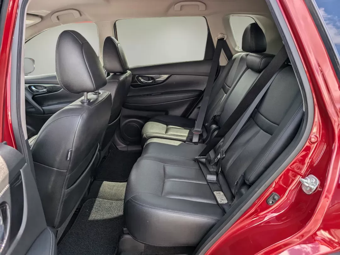 2020 /Charcoal Nissan Rogue SL (5N1AT2MT1LC) with an Regular Unleaded I-4 2.5 L/152 engine, 1-Speed CVT w/OD transmission, located at 7000 Northlake Connector, Columbus, GA, 31904, (706) 987-8085, 32.524975, -84.978134 - 2020 Nissan Rogue SL - Photo#10