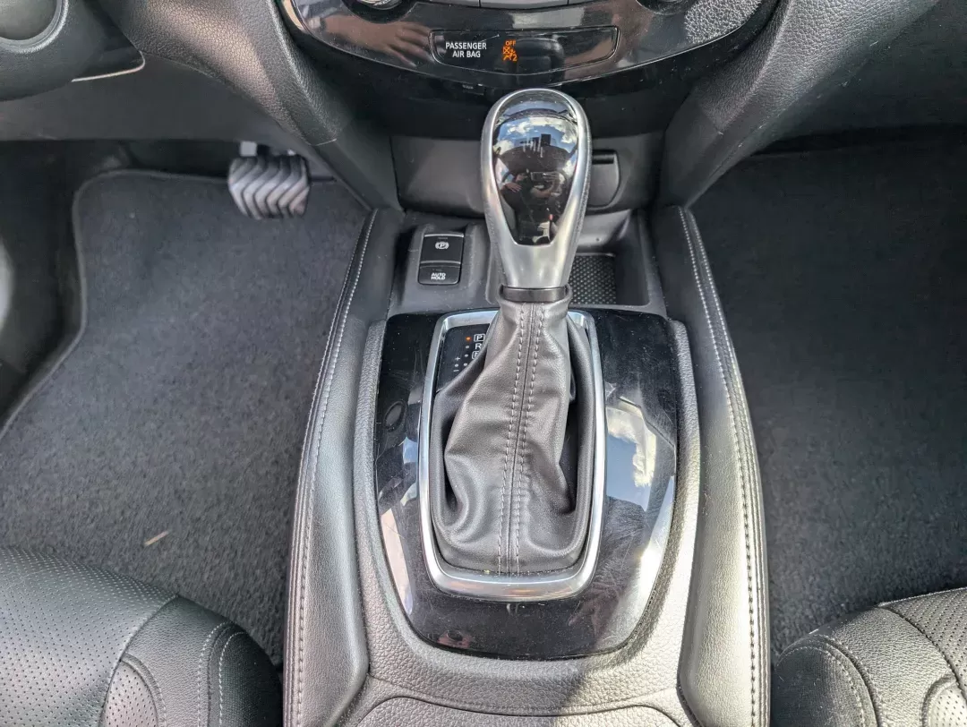2020 /Charcoal Nissan Rogue SL (5N1AT2MT1LC) with an Regular Unleaded I-4 2.5 L/152 engine, 1-Speed CVT w/OD transmission, located at 7000 Northlake Connector, Columbus, GA, 31904, (706) 987-8085, 32.524975, -84.978134 - 2020 Nissan Rogue SL - Photo#13