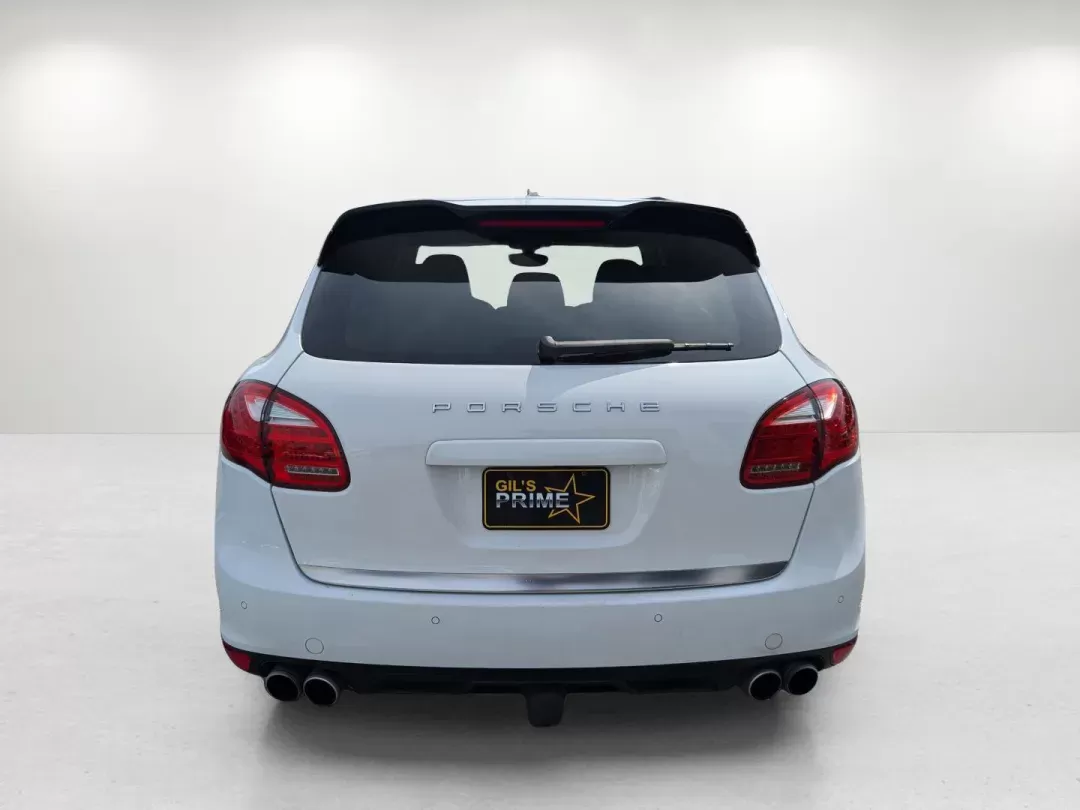 2013 Porsche Cayenne Turbo (WP1AC2A27DL) with an Turbocharged Gas V8 4.8L/293 engine, 8-Speed Automatic w/Manual Shift transmission, located at 3959 U.S. 80 W, Phenix City, AL, 36870, (334) 297-4885, 32.469296, -85.135185 - 2013 Porsche Cayenne Turbo - Photo#5