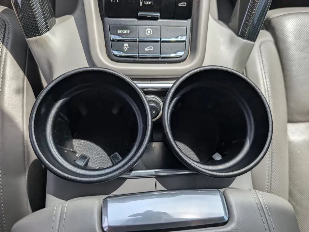 2013 Porsche Cayenne Turbo (WP1AC2A27DL) with an Turbocharged Gas V8 4.8L/293 engine, 8-Speed Automatic w/Manual Shift transmission, located at 3959 U.S. 80 W, Phenix City, AL, 36870, (334) 297-4885, 32.469296, -85.135185 - 2013 Porsche Cayenne Turbo - Photo#12