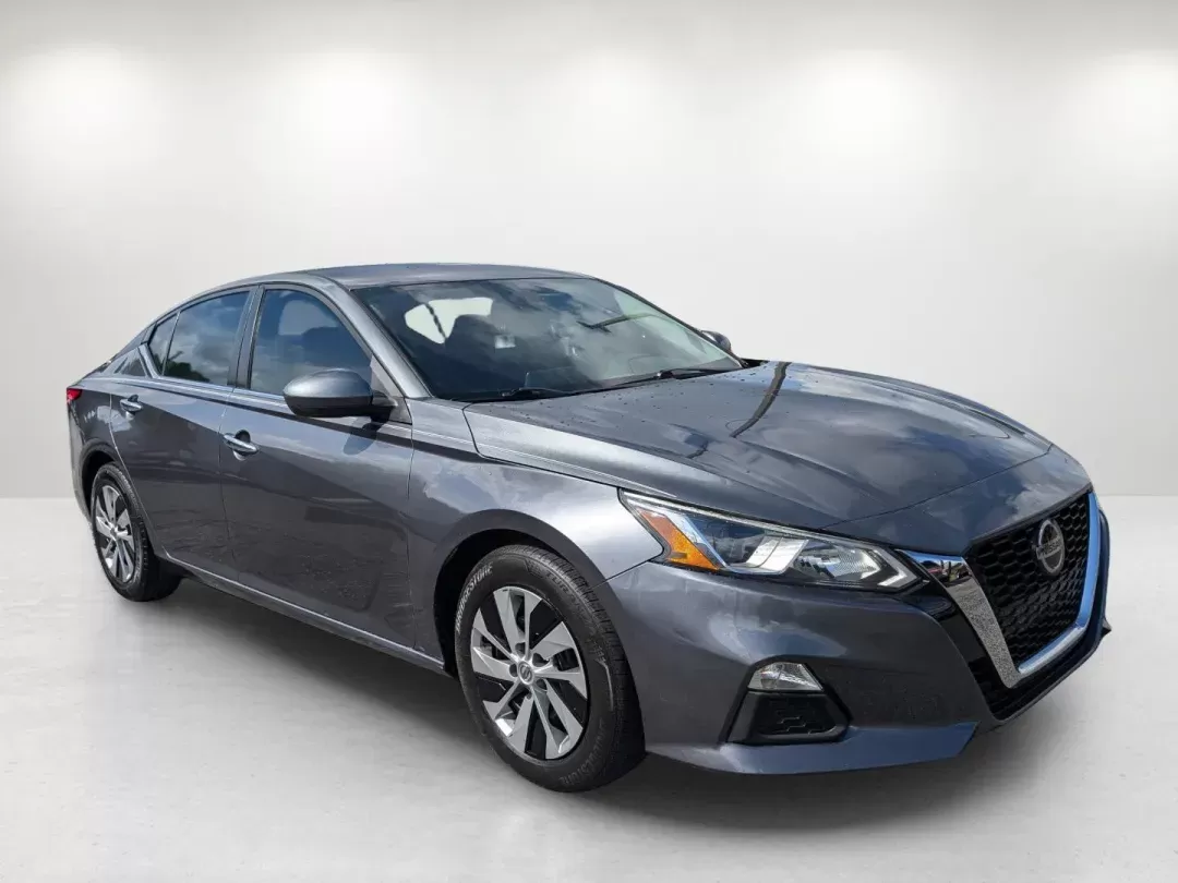2019 /Charcoal Nissan Altima 2.5 S (1N4BL4BV6KC) with an Regular Unleaded I-4 2.5 L/152 engine, 1-Speed CVT w/OD transmission, located at 5115 14th Ave., Columbus, GA, 31904, (706) 323-0345, 32.511494, -84.971046 - 2019 Nissan Altima 2.5 S - Photo#2