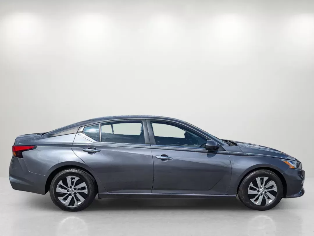 2019 /Charcoal Nissan Altima 2.5 S (1N4BL4BV6KC) with an Regular Unleaded I-4 2.5 L/152 engine, 1-Speed CVT w/OD transmission, located at 5115 14th Ave., Columbus, GA, 31904, (706) 323-0345, 32.511494, -84.971046 - 2019 Nissan Altima 2.5 S - Photo#3