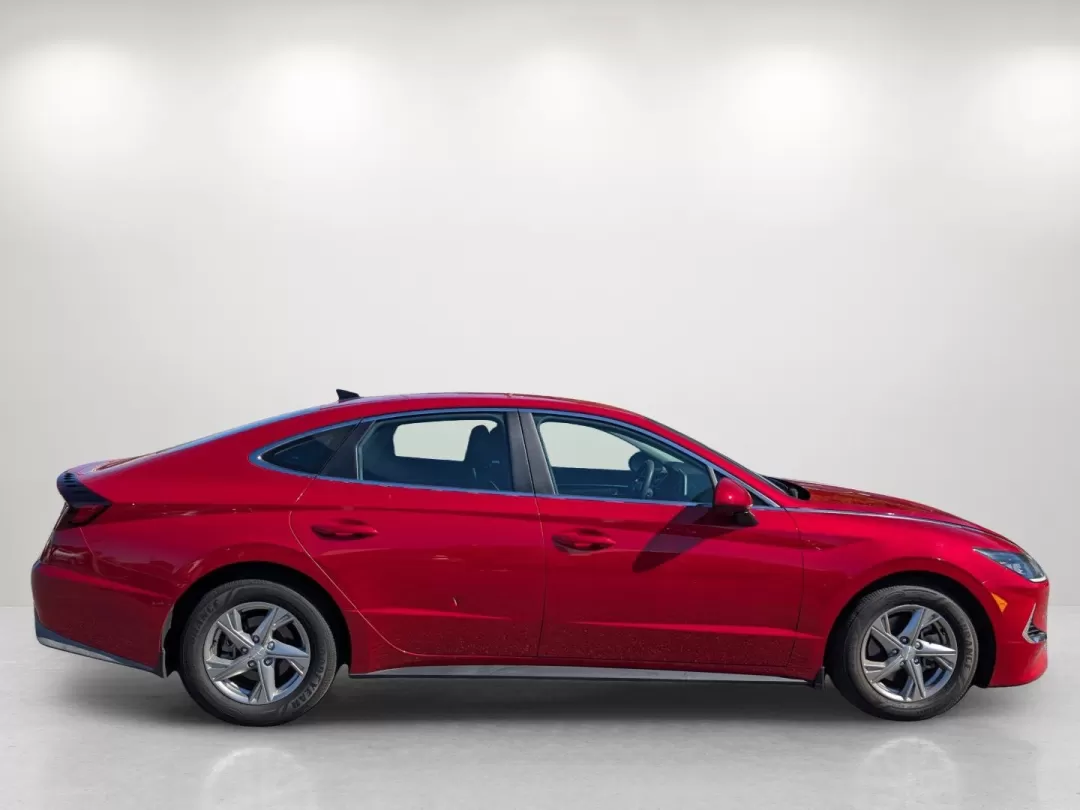 2022 /Black Hyundai Sonata SE (5NPEG4JA9NH) with an Other engine, located at 3959 U.S. 80 W, Phenix City, AL, 36870, (334) 297-4885, 32.469296, -85.135185 - Discover the perfect blend of style, performance, and safety with the 2022 Hyundai Sonata SE, now available at Gils Auto - Phenix City #2. Located in the heart of Phenix City, AL, at 804 22nd Ave, our Buy Here Pay Here dealership specializes in making car ownership accessible for everyone, including - Photo#3