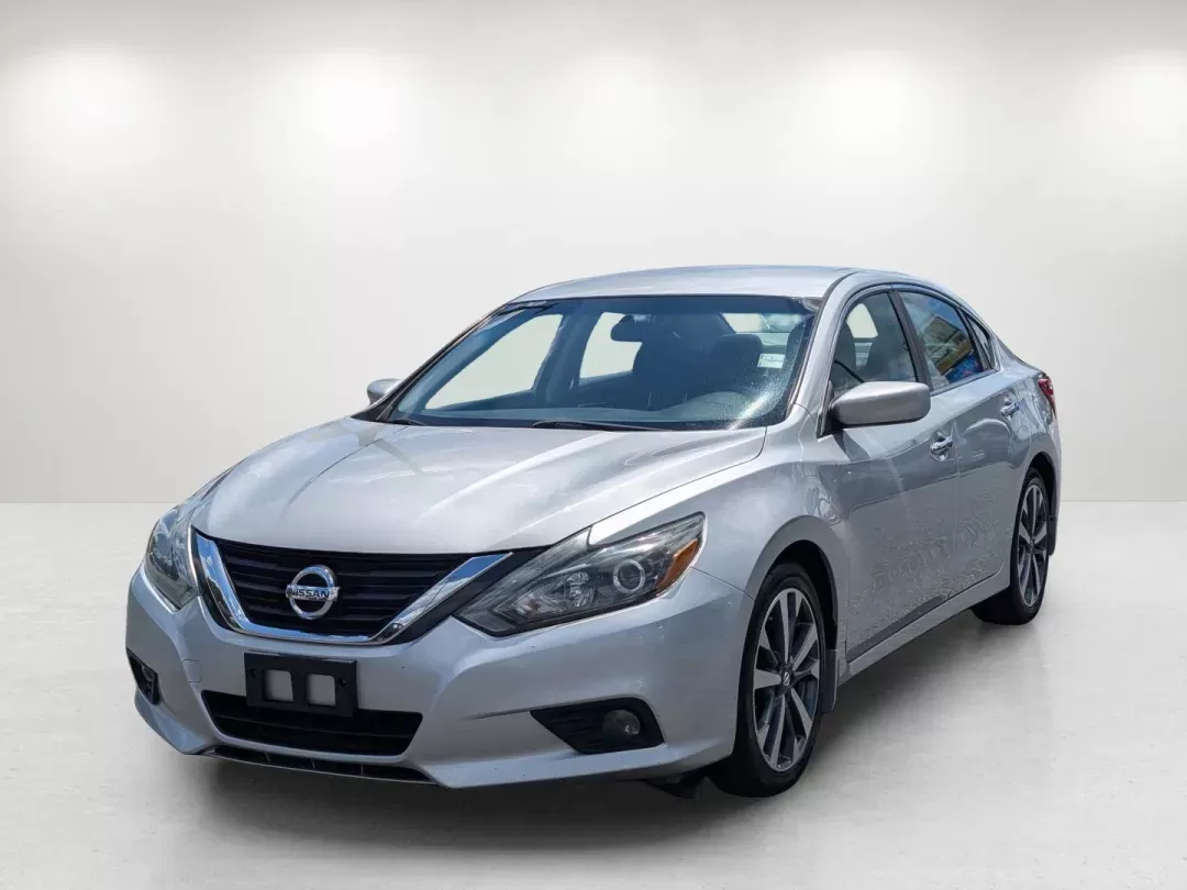 2016 /Charcoal Nissan Altima 2.5 SR (1N4AL3AP5GC) with an Regular Unleaded I-4 2.5 L/152 engine, 1-Speed CVT w/OD transmission, located at 3959 U.S. 80 W, Phenix City, AL, 36870, (334) 297-4885, 32.469296, -85.135185 - 2016 Nissan Altima 2.5 SR - Photo#1