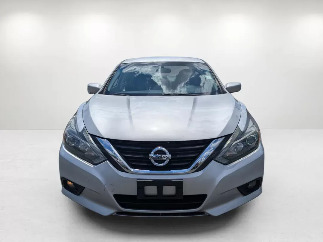 2016 /Charcoal Nissan Altima 2.5 SR (1N4AL3AP5GC) with an Regular Unleaded I-4 2.5 L/152 engine, 1-Speed CVT w/OD transmission, located at 3959 U.S. 80 W, Phenix City, AL, 36870, (334) 297-4885, 32.469296, -85.135185 - 2016 Nissan Altima 2.5 SR - Photo#2