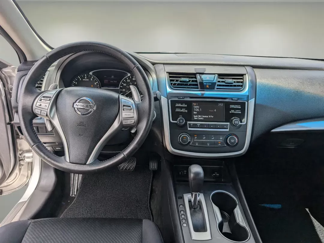 2016 /Charcoal Nissan Altima 2.5 SR (1N4AL3AP5GC) with an Regular Unleaded I-4 2.5 L/152 engine, 1-Speed CVT w/OD transmission, located at 3959 U.S. 80 W, Phenix City, AL, 36870, (334) 297-4885, 32.469296, -85.135185 - 2016 Nissan Altima 2.5 SR - Photo#12