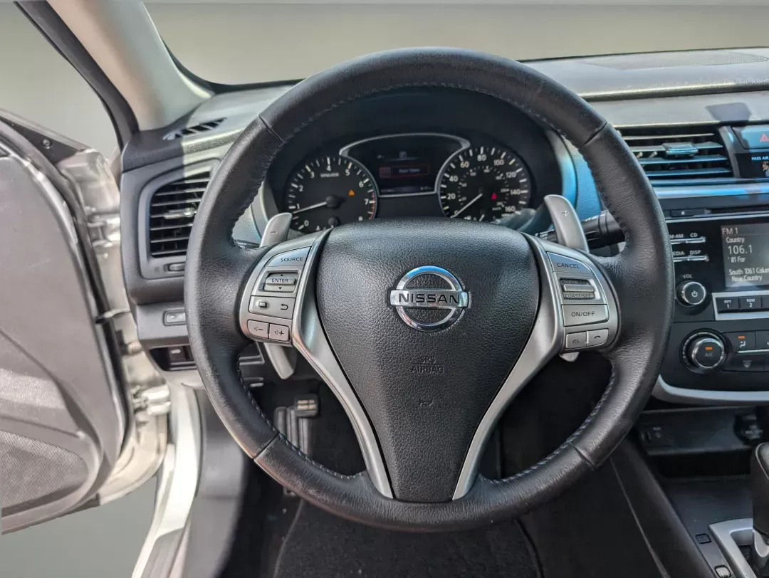 2016 /Charcoal Nissan Altima 2.5 SR (1N4AL3AP5GC) with an Regular Unleaded I-4 2.5 L/152 engine, 1-Speed CVT w/OD transmission, located at 3959 U.S. 80 W, Phenix City, AL, 36870, (334) 297-4885, 32.469296, -85.135185 - 2016 Nissan Altima 2.5 SR - Photo#16