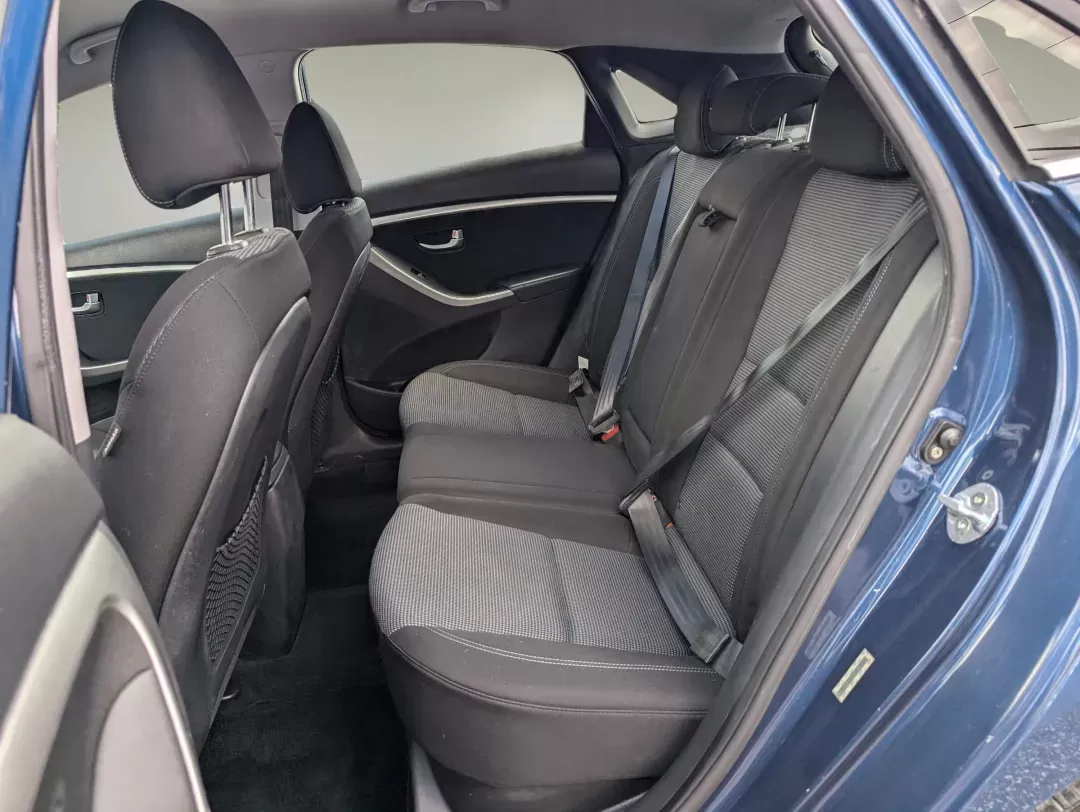 2015 /Black Hyundai Elantra GT (KMHD35LH9FU) with an Regular Unleaded I-4 2.0 L/122 engine, 6-Speed Automatic w/OD transmission, located at 5115 14th Ave., Columbus, GA, 31904, (706) 323-0345, 32.511494, -84.971046 - 2015 Hyundai Elantra GT - Photo#9