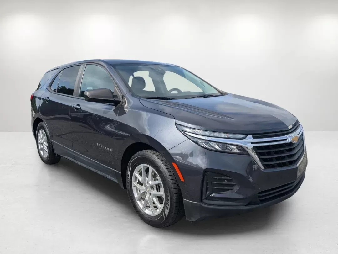 2022 /Medium Ash Gray Chevrolet Equinox LS (3GNAXHEV3NS) with an Turbocharged Gas I4 1.5L/92 engine, 6-Speed Automatic transmission, located at 3959 U.S. 80 W, Phenix City, AL, 36870, (334) 297-4885, 32.469296, -85.135185 - 2022 Chevrolet Equinox LS - Photo#3