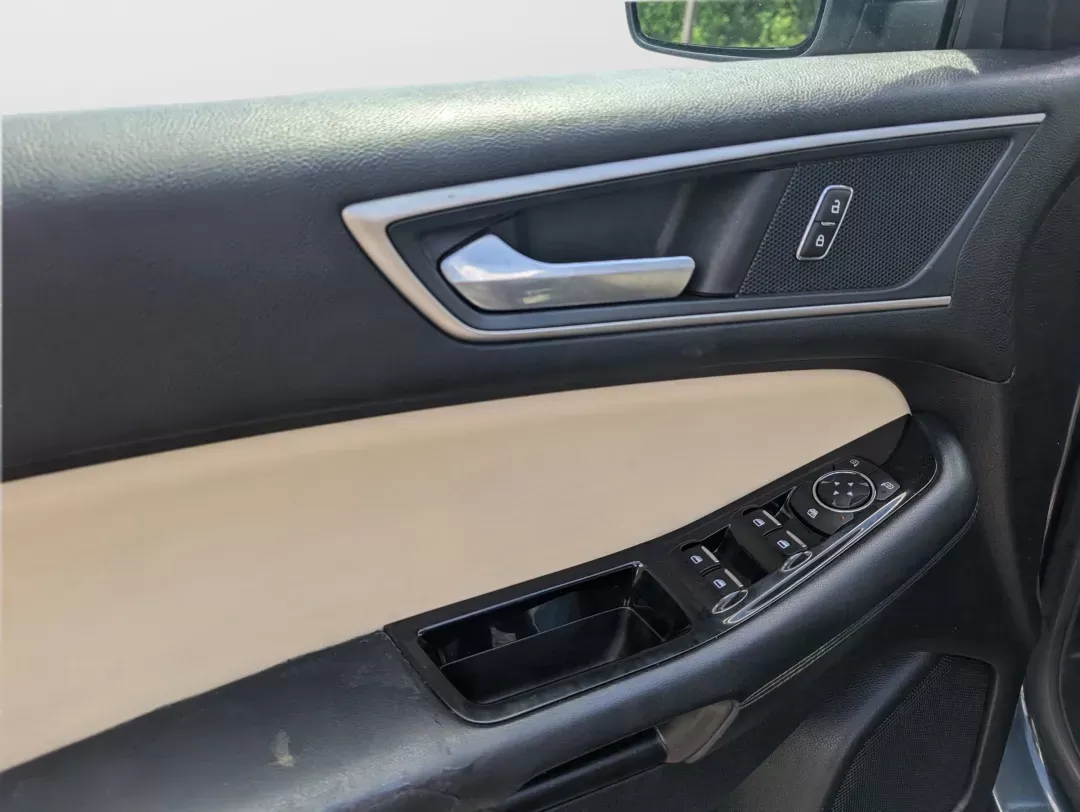 2019 Ford Edge SEL (2FMPK3J97KB) with an Intercooled Turbo Premium Unleaded I-4 2.0 L/122 engine, 8-Speed Automatic w/OD transmission, located at 3959 U.S. 80 W, Phenix City, AL, 36870, (334) 297-4885, 32.469296, -85.135185 - 2019 Ford Edge SEL - Photo#9