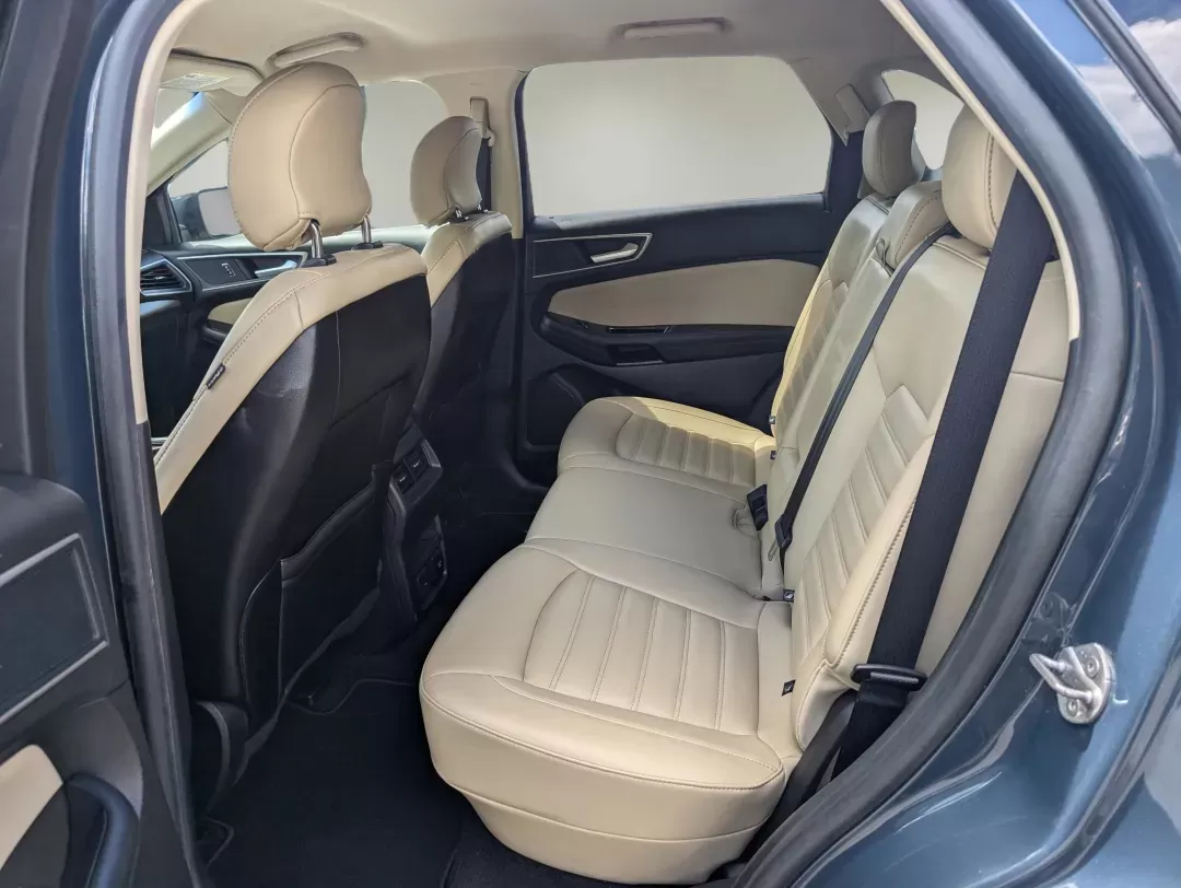 2019 Ford Edge SEL (2FMPK3J97KB) with an Intercooled Turbo Premium Unleaded I-4 2.0 L/122 engine, 8-Speed Automatic w/OD transmission, located at 3959 U.S. 80 W, Phenix City, AL, 36870, (334) 297-4885, 32.469296, -85.135185 - 2019 Ford Edge SEL - Photo#11