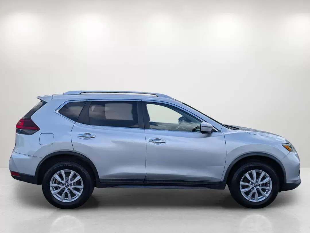2018 /Charcoal Nissan Rogue SV (KNMAT2MVXJP) with an Regular Unleaded I-4 2.5 L/152 engine, 1-Speed CVT w/OD transmission, located at 7000 Northlake Connector, Columbus, GA, 31904, (706) 987-8085, 32.524975, -84.978134 - 2018 Nissan Rogue SV - Photo#3