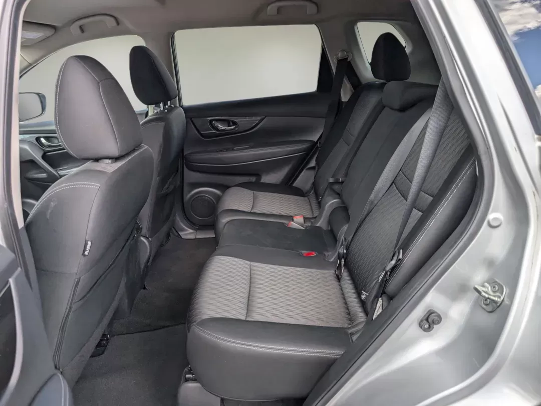 2018 /Charcoal Nissan Rogue SV (KNMAT2MVXJP) with an Regular Unleaded I-4 2.5 L/152 engine, 1-Speed CVT w/OD transmission, located at 7000 Northlake Connector, Columbus, GA, 31904, (706) 987-8085, 32.524975, -84.978134 - 2018 Nissan Rogue SV - Photo#10