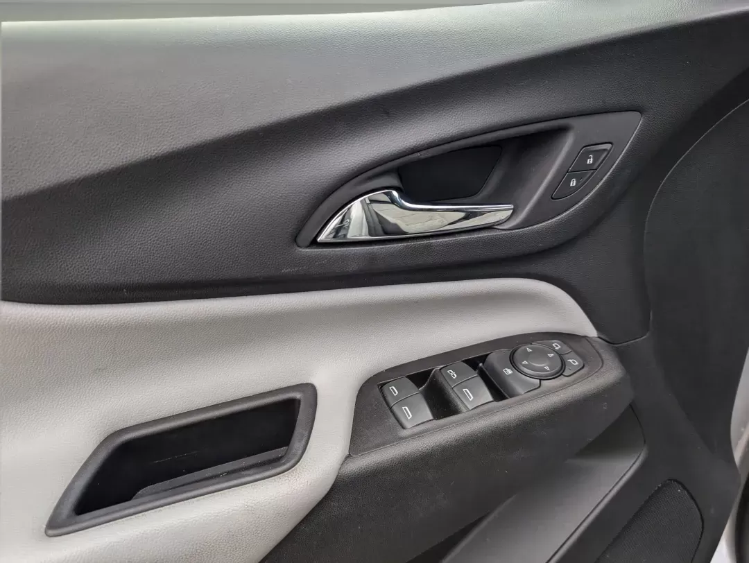 2019 /Medium Ash Gray Chevrolet Equinox LS (2GNAXHEV2K6) with an Turbocharged Gas I4 1.5L/92 engine, 6-Speed Automatic transmission, located at 804 22nd Ave, Phenix City, AL, 36870, (334) 297-1860, 32.484749, -85.024475 - 2019 Chevrolet Equinox LS - Photo#8