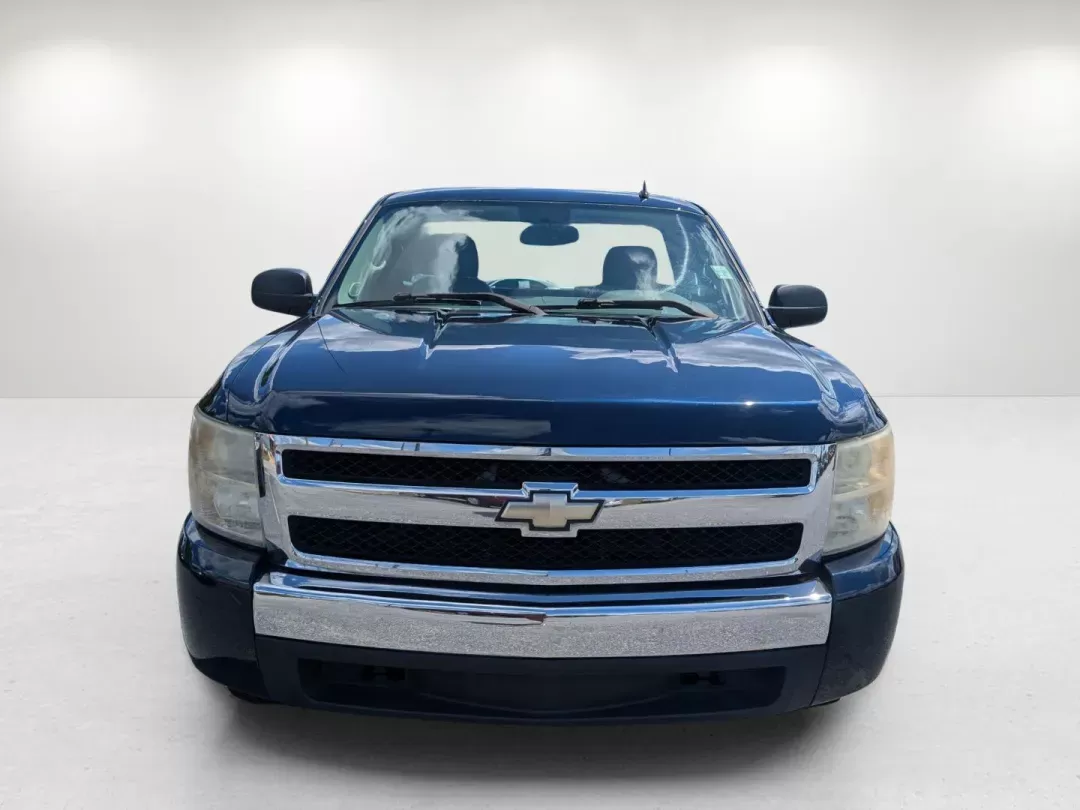 2007 /Dark Titanium Chevrolet Silverado 1500 Work Truck (1GCEC14X67Z) with an Gas V6 4.3L/262 engine, 4-Speed Automatic w/OD transmission, located at 3959 U.S. 80 W, Phenix City, AL, 36870, (334) 297-4885, 32.469296, -85.135185 - 2007 Chevrolet Silverado 1500 Work Truck - Photo#2