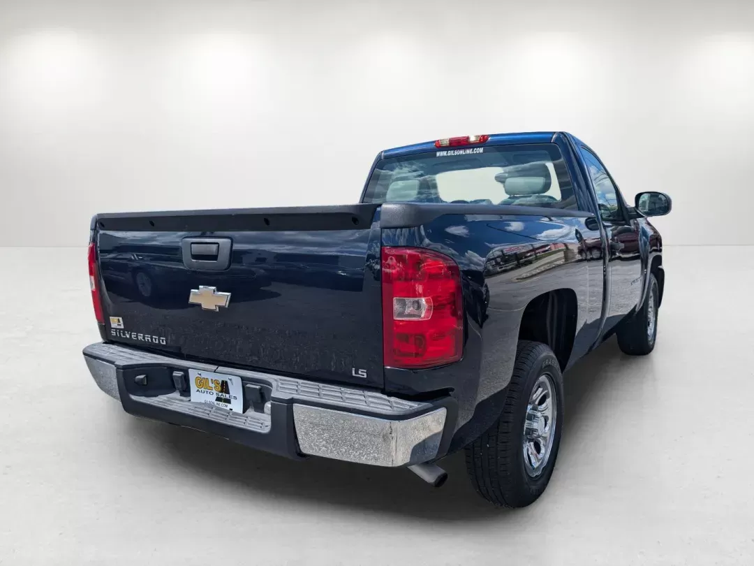 2007 /Dark Titanium Chevrolet Silverado 1500 Work Truck (1GCEC14X67Z) with an Gas V6 4.3L/262 engine, 4-Speed Automatic w/OD transmission, located at 3959 U.S. 80 W, Phenix City, AL, 36870, (334) 297-4885, 32.469296, -85.135185 - 2007 Chevrolet Silverado 1500 Work Truck - Photo#5