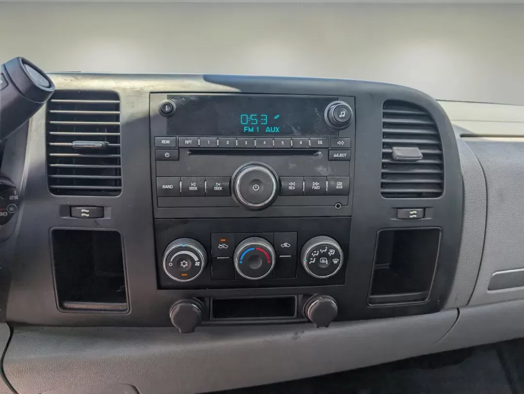 2007 /Dark Titanium Chevrolet Silverado 1500 Work Truck (1GCEC14X67Z) with an Gas V6 4.3L/262 engine, 4-Speed Automatic w/OD transmission, located at 3959 U.S. 80 W, Phenix City, AL, 36870, (334) 297-4885, 32.469296, -85.135185 - 2007 Chevrolet Silverado 1500 Work Truck - Photo#14