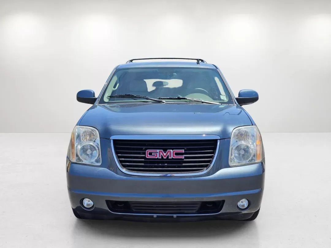 2009 /Light Titanium GMC Yukon SLT w/4SA (1GKEC33339R) with an Gas/Ethanol V8 5.3L/325 engine, 6-Speed Automatic w/OD transmission, located at 521 Old Farm Lane Rd, Prattville, AL, 36066, (334) 325-1505, 32.482460, -86.416367 - 2009 GMC Yukon SLT w/4SA - Photo#2