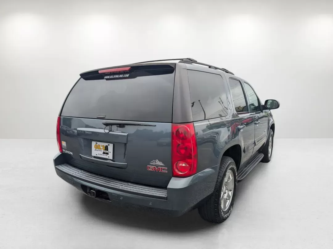 2009 /Light Titanium GMC Yukon SLT w/4SA (1GKEC33339R) with an Other engine, located at 5115 14th Ave., Columbus, GA, 31904, (706) 323-0345, 32.511494, -84.971046 - Discover the perfect blend of comfort and capability with our 2009 GMC Yukon SLT, available now at Gils Auto in Columbus, GA. Whether you're commuting to work, transporting your growing family, or embarking on weekend adventures, this spacious SUV is designed to meet all your needs. With a robust ex - Photo#4