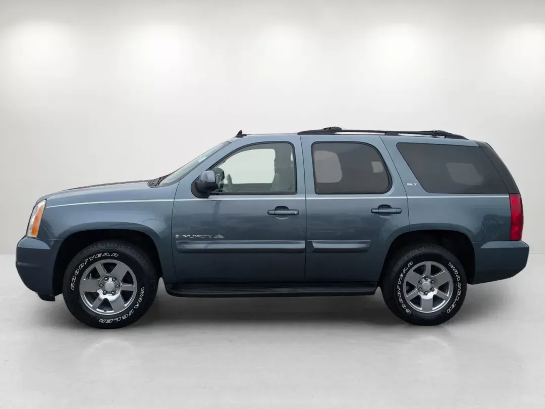 2009 /Light Titanium GMC Yukon SLT w/4SA (1GKEC33339R) with an Other engine, located at 5115 14th Ave., Columbus, GA, 31904, (706) 323-0345, 32.511494, -84.971046 - Discover the perfect blend of comfort and capability with our 2009 GMC Yukon SLT, available now at Gils Auto in Columbus, GA. Whether you're commuting to work, transporting your growing family, or embarking on weekend adventures, this spacious SUV is designed to meet all your needs. With a robust ex - Photo#7