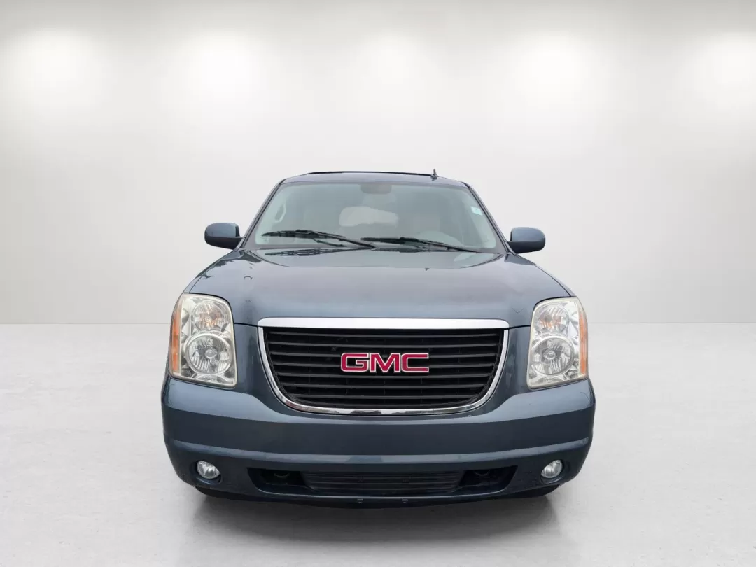2009 /Light Titanium GMC Yukon SLT w/4SA (1GKEC33339R) with an Other engine, located at 3959 U.S. 80 W, Phenix City, AL, 36870, (334) 297-4885, 32.469296, -85.135185 - Experience the ultimate blend of adventure and family comfort with this stunning 2009 GMC Yukon SLT, available now at Gils Auto - Columbus! Perfect for growing families and those who love weekend getaways, this SUV is designed to handle everything from school runs to outdoor escapades. With its spac - Photo#1