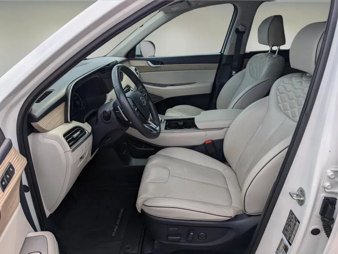 2022 /Navy/Beige Hyundai Palisade Limited (KM8R54HE9NU) with an Regular Unleaded V-6 3.8 L/231 engine, 8-Speed Automatic w/OD transmission, located at 3959 U.S. 80 W, Phenix City, AL, 36870, (334) 297-4885, 32.469296, -85.135185 - 2022 Hyundai Palisade Limited - Photo#10
