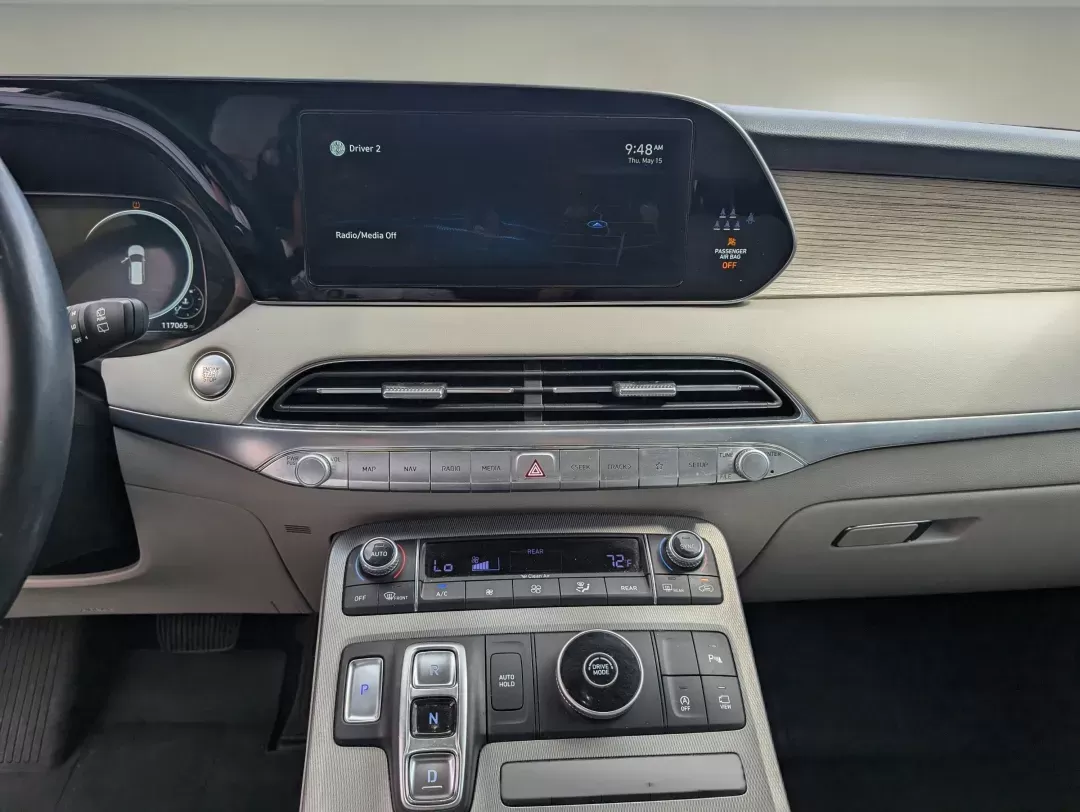 2022 /Navy/Beige Hyundai Palisade Limited (KM8R54HE9NU) with an Regular Unleaded V-6 3.8 L/231 engine, 8-Speed Automatic w/OD transmission, located at 3959 U.S. 80 W, Phenix City, AL, 36870, (334) 297-4885, 32.469296, -85.135185 - 2022 Hyundai Palisade Limited - Photo#16