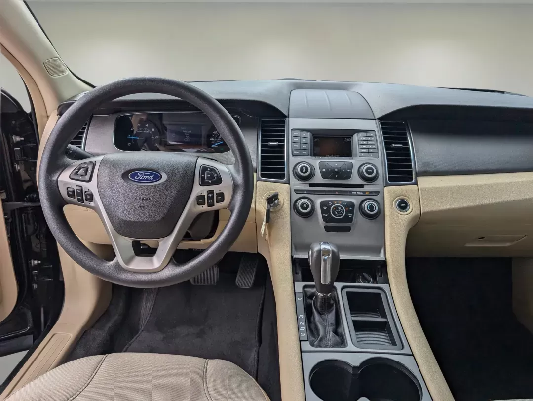 2017 Ford Taurus SE (1FAHP2D84HG) with an Regular Unleaded V-6 3.5 L/213 engine, 6-Speed Automatic w/OD transmission, located at 3959 U.S. 80 W, Phenix City, AL, 36870, (334) 297-4885, 32.469296, -85.135185 - 2017 Ford Taurus SE - Photo#12